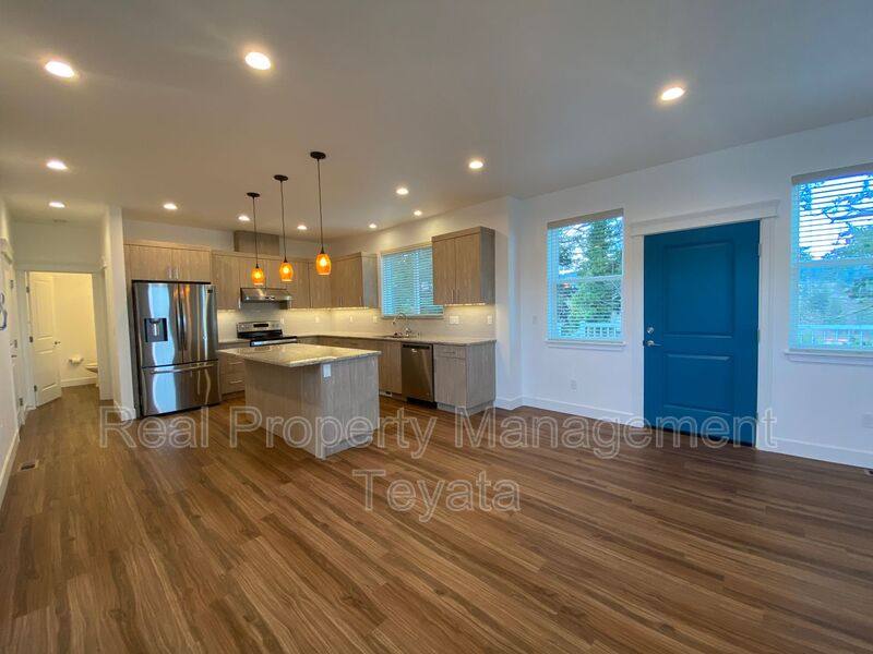 Townhouse for rent at 929 Nevada St, Bellingham, WA 98229