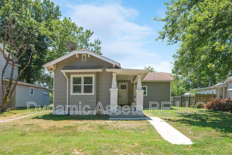 Apartment for rent at 208 E Park #A, Pittsburg, KS 66762