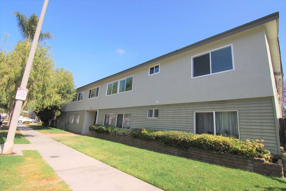 Apartment for rent at 2425 E 5th St, Long Beach, CA 90814