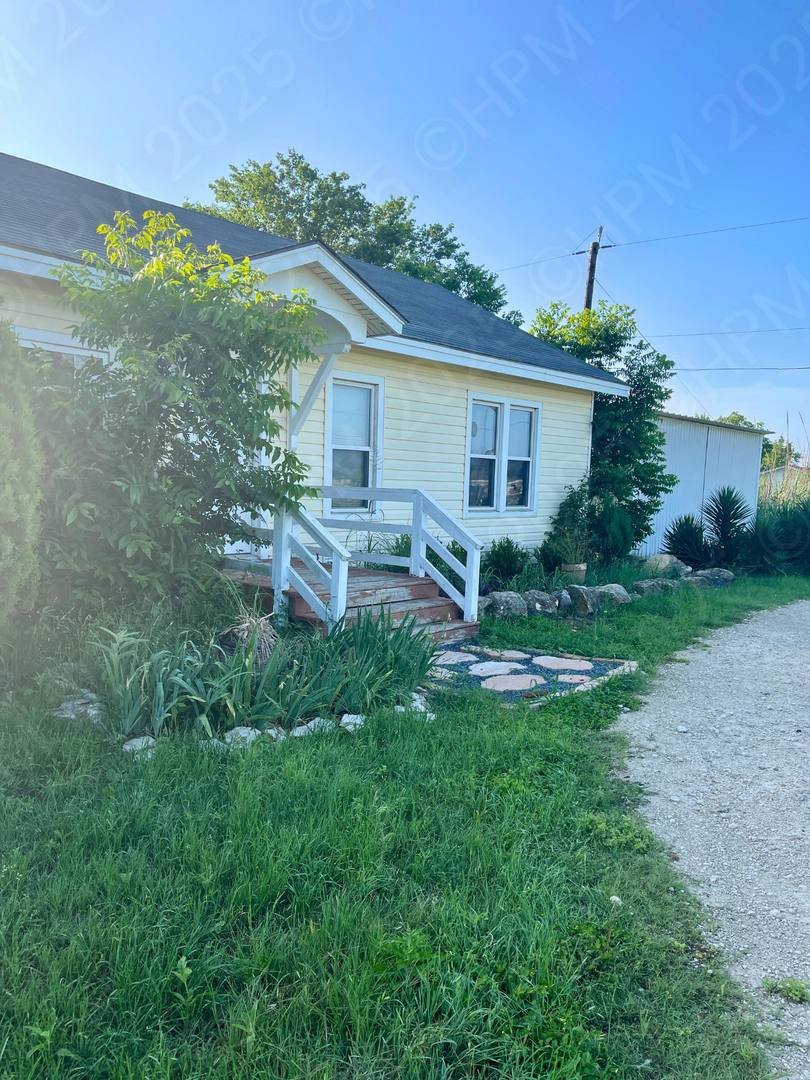 House for rent at 30020 Leroy Scheel Rd, Bulverde, TX 78163