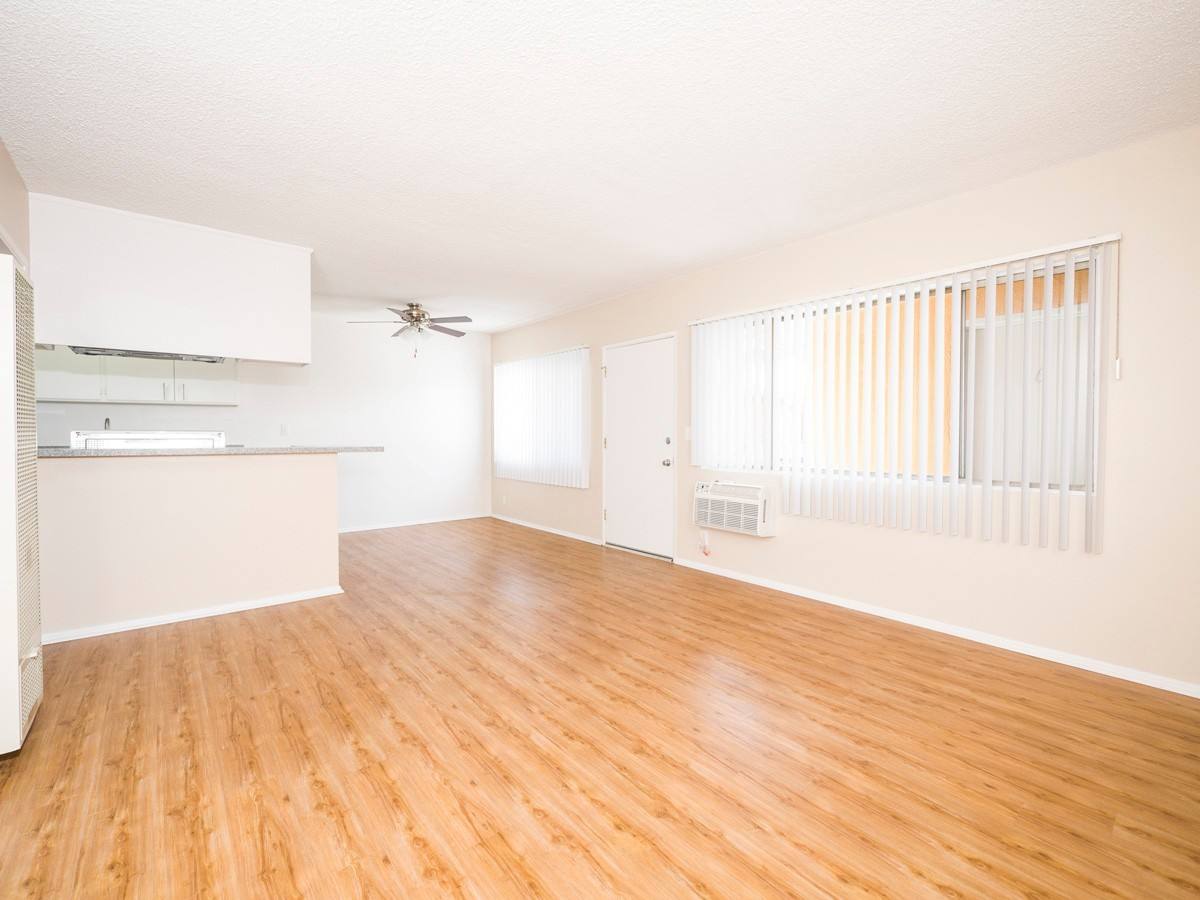 Apartment for rent at 1166 S Crenshaw Blvd, Los Angeles, CA 90019
