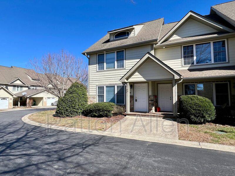 Townhouse for rent at 80 Rotunda Circle, Asheville, NC 28806