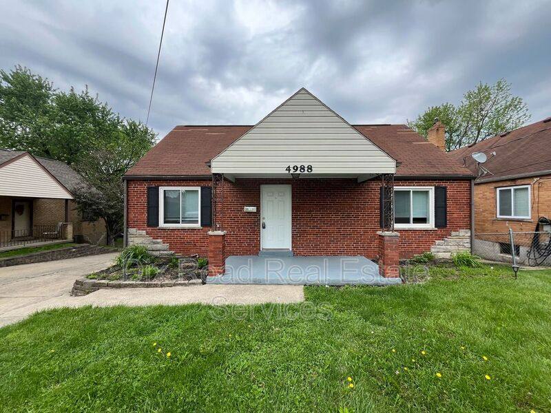 House for rent at 4988 Mount Alverno Rd, Cincinnati, OH 45238