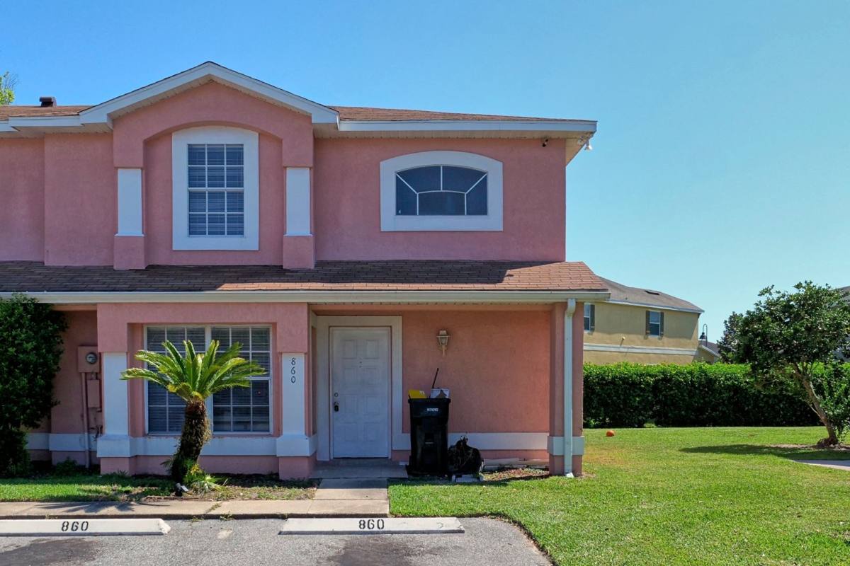 Townhouse for rent at 860 Monopoly Court, Orlando, FL 32824