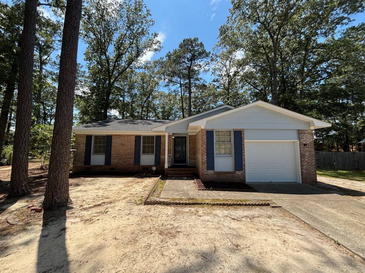 6791 Seaford Dr, Fayetteville, NC 28314