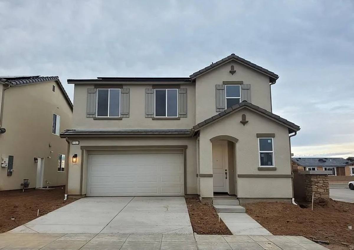 House for rent at 1157 Blue Oak Lane W, Madera, CA 93636