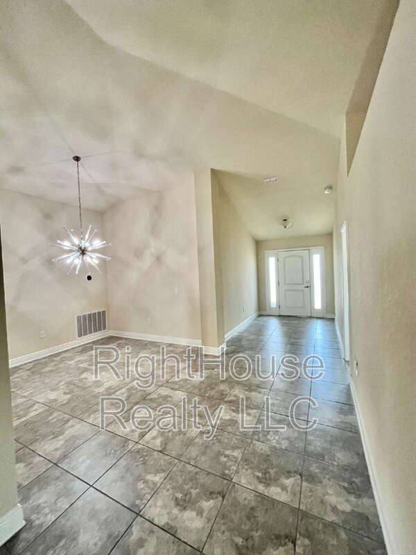 House for rent at 424 Buchannan Dr, Davenport, FL 33837