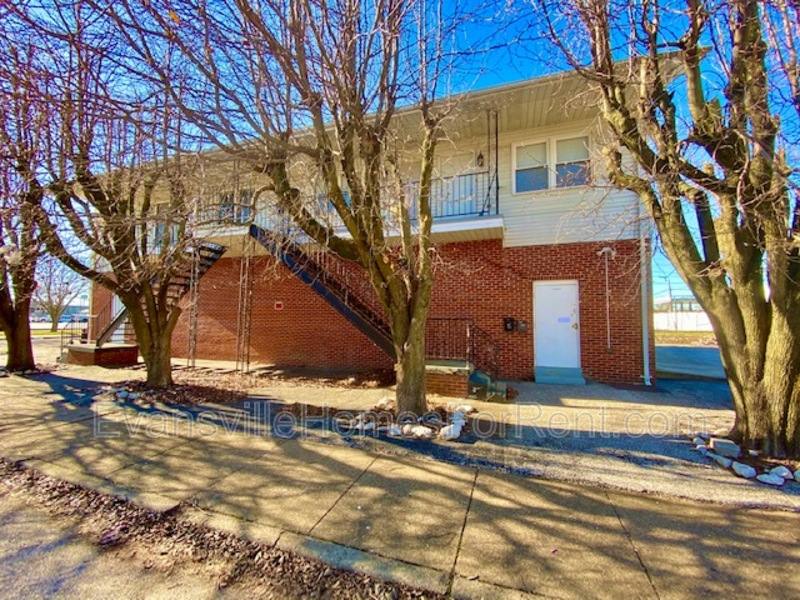 Apartment for rent at 200 N Lafayette Ave, Evansville, IN 47711