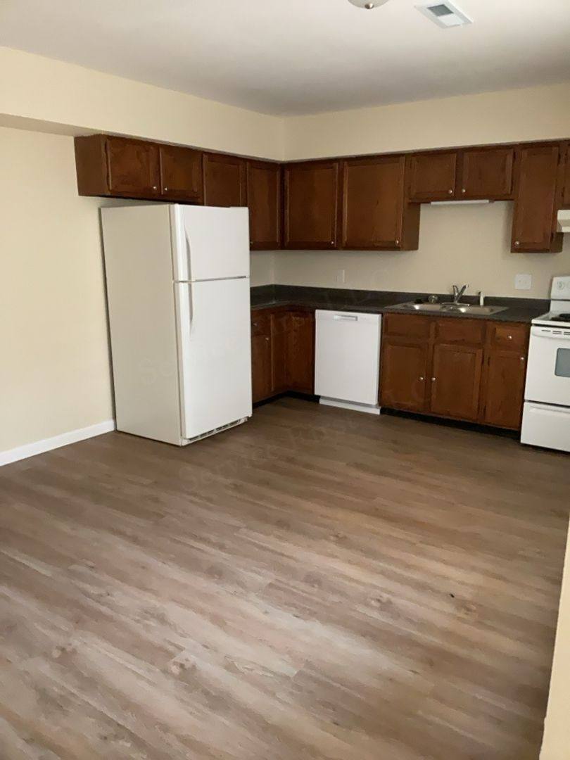 Apartment for rent at 501 W Fannetta #8, Dexter, MO 63841