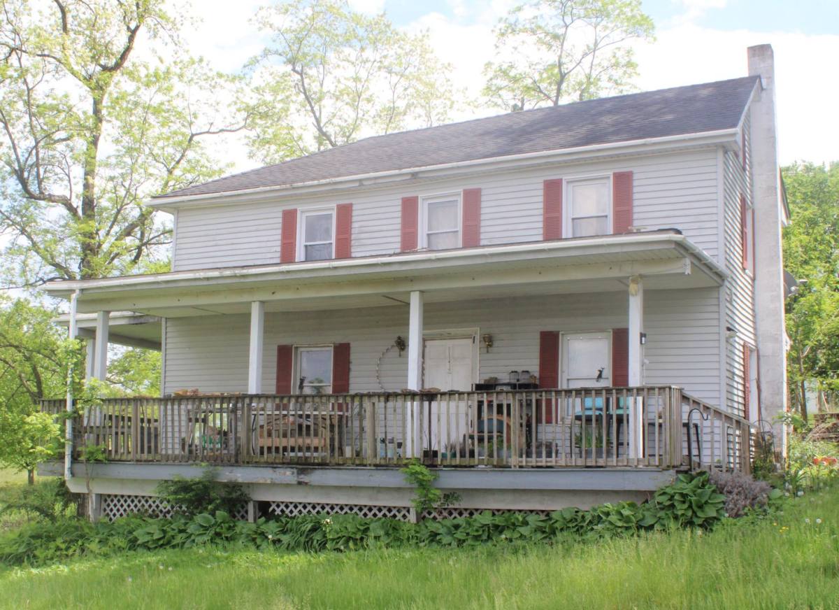 House for rent at 581 Throne Rd, Fawn Grove, PA 17321