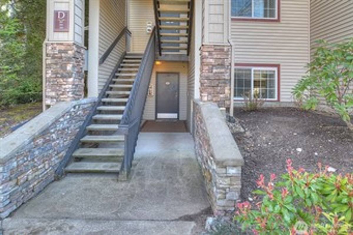 25025 SE Klahanie Blvd, Issaquah, WA 98029