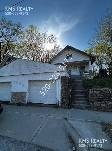 Apartment for rent at 4220 Brooklyn Ave, Kansas City, MO 64132