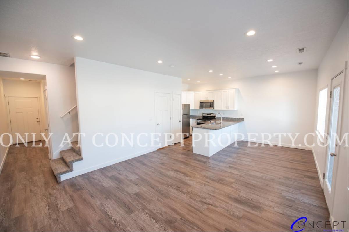 Townhouse for rent at 4999 Harvest Pointe Dr, Ogden, UT 84405