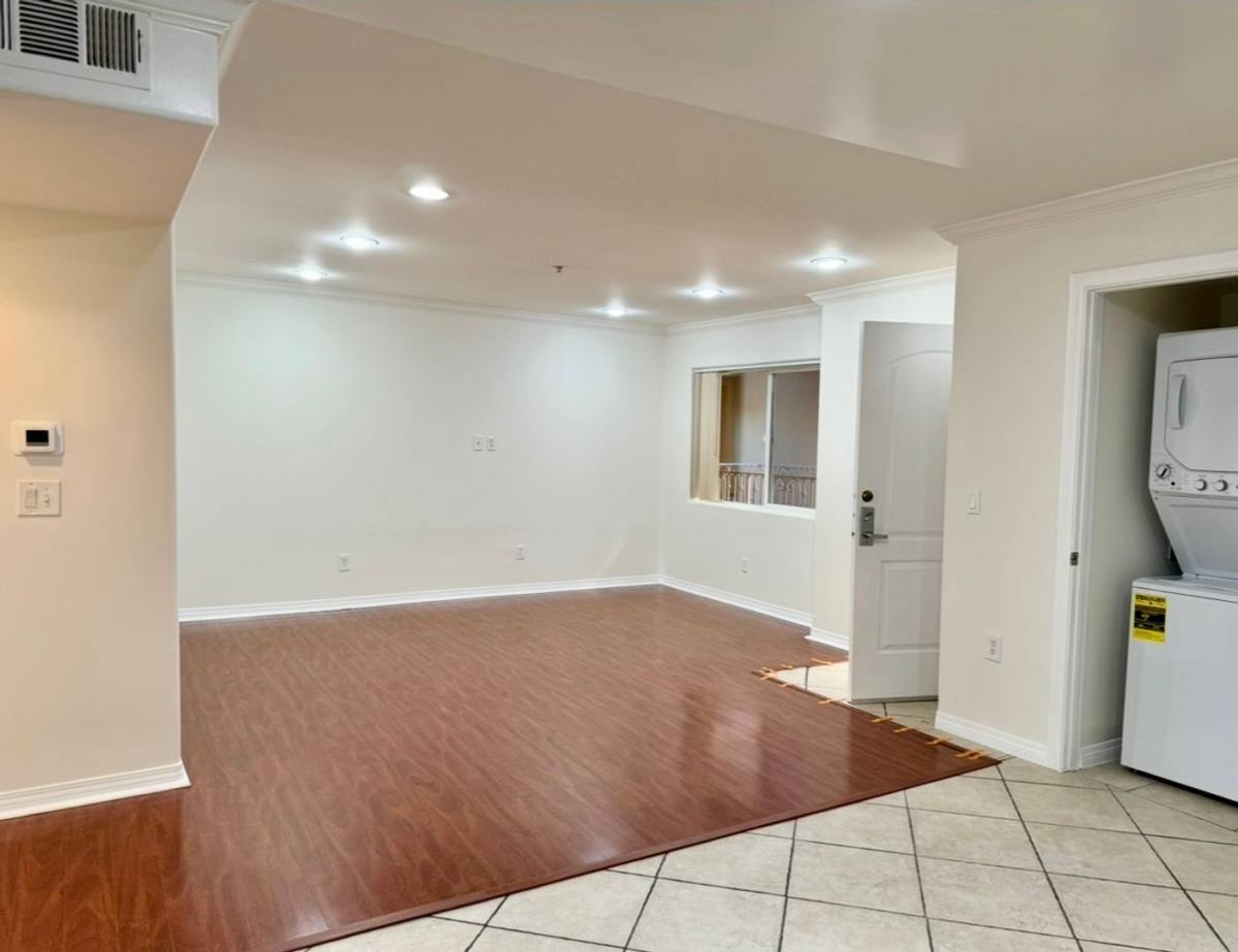 Condo for rent at 13525 Vanowen St, Van Nuys, CA 91405