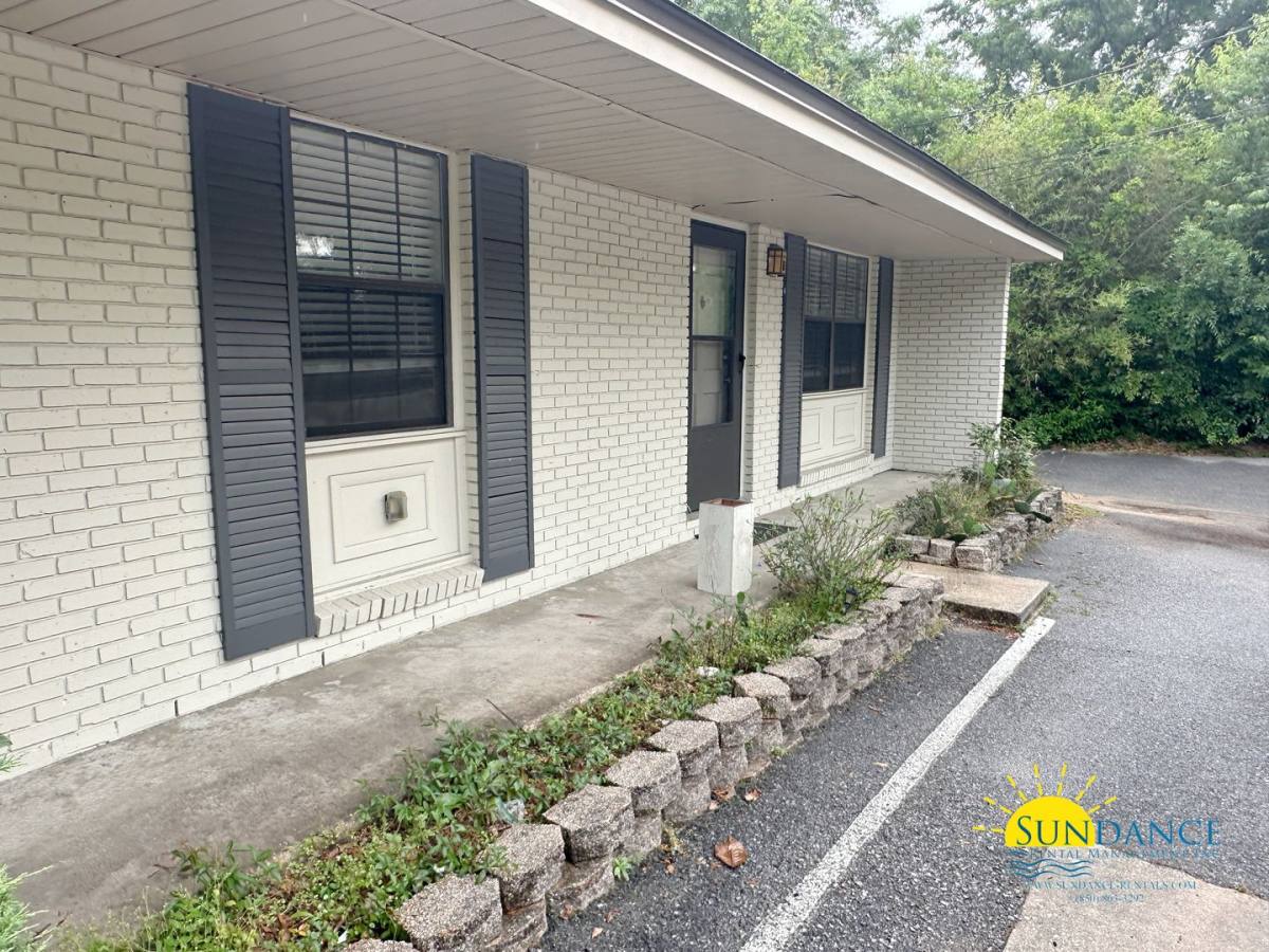 Apartment for rent at 3751 E Olive Rd, Pensacola, FL 32514