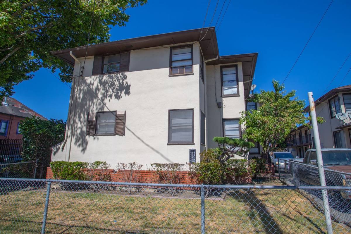 Apartment for rent at 1915-1937 33rd Ave, Oakland, CA 94601