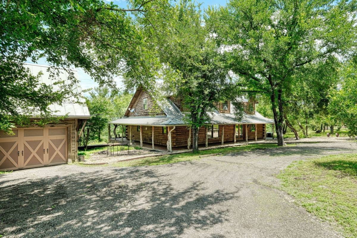 Apartment for rent at 1111 Berry Lane, Georgetown, TX 78626