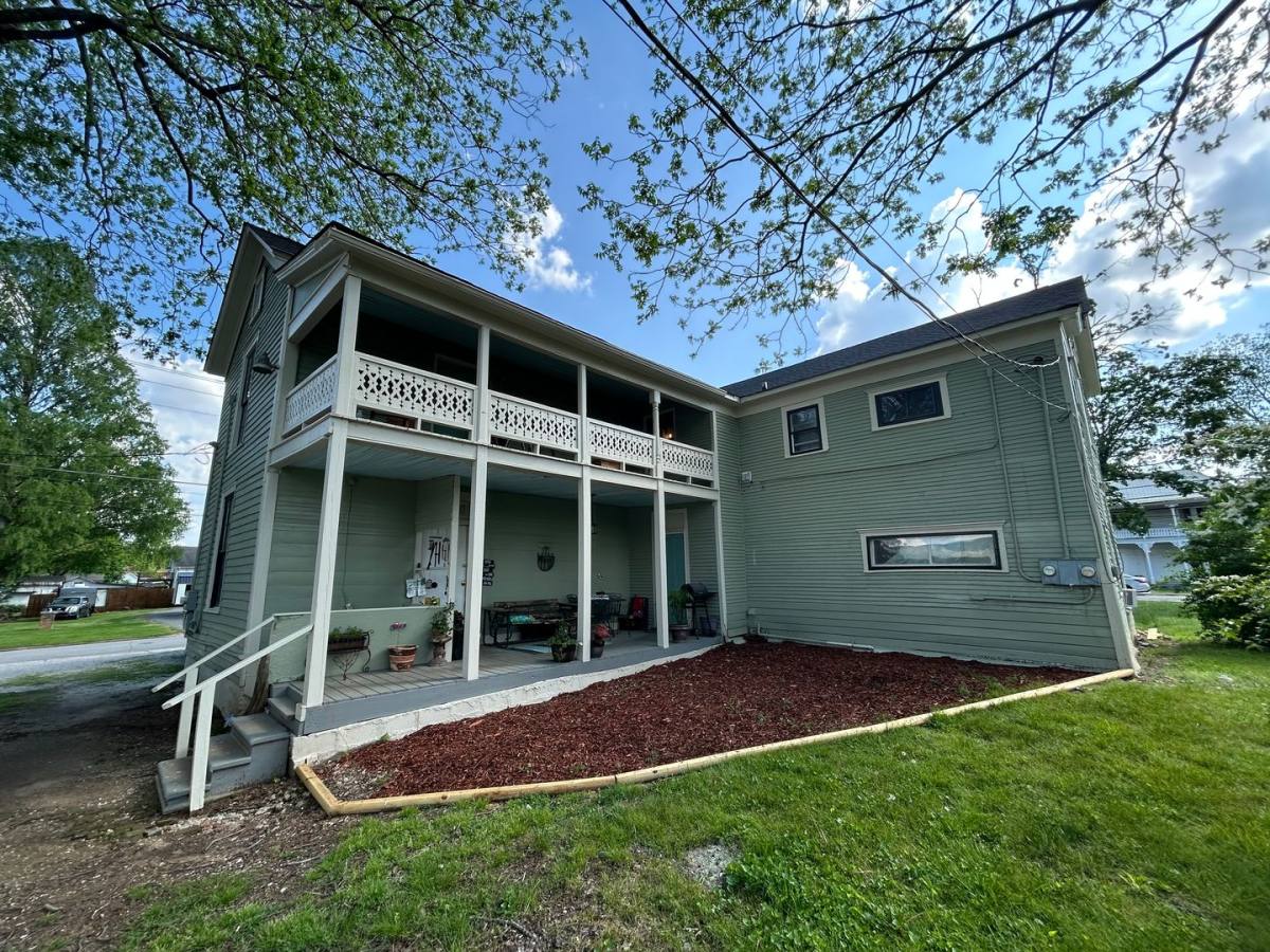Apartment for rent at 700 N High St, Winchester, TN 37398