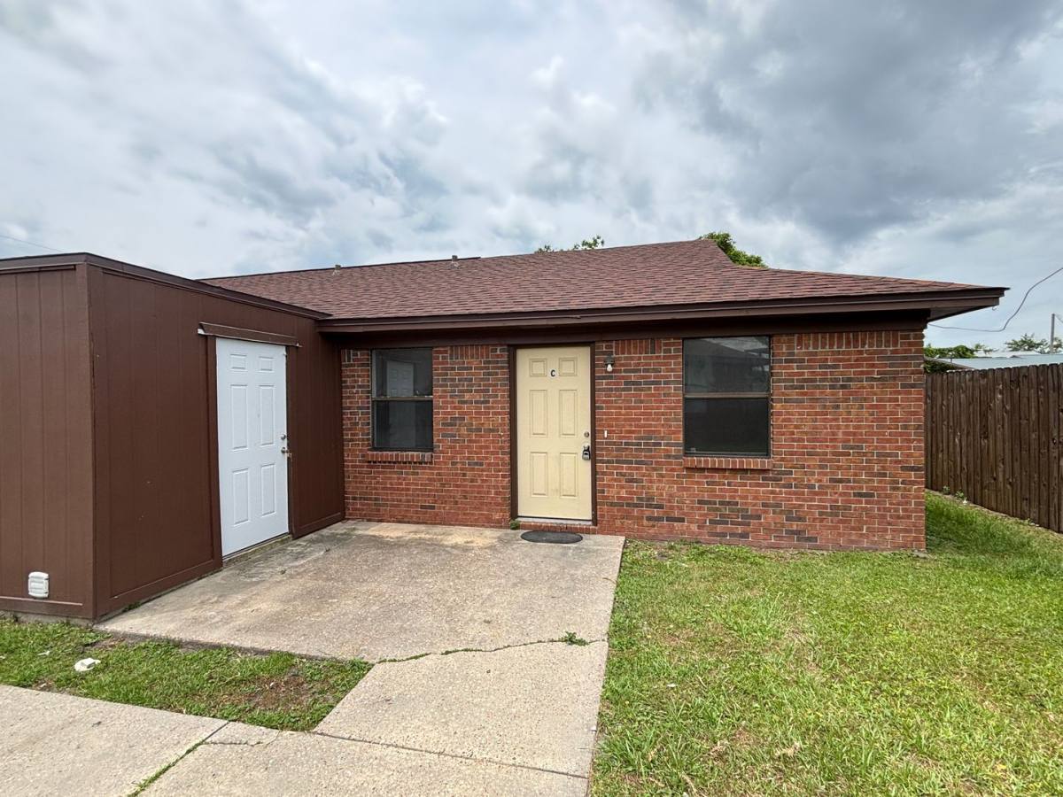 Apartment for rent at 2407 E 10th St, Panama City, FL 32401