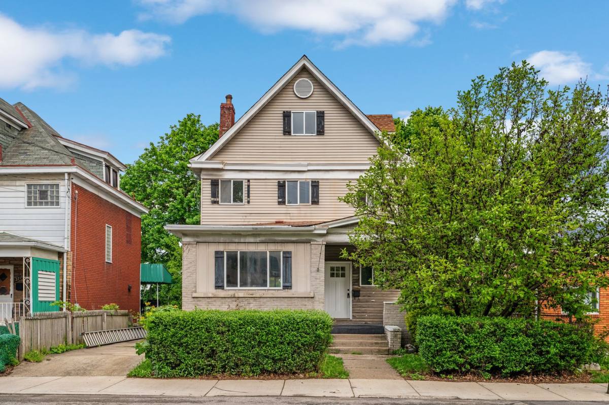 House for rent at 2706 Pioneer Ave, Pittsburgh, PA 15226