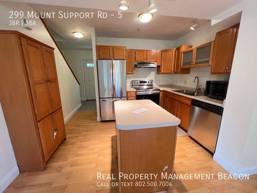 Townhouse for rent at 299 Mount Support Rd #5, Lebanon, NH 03766