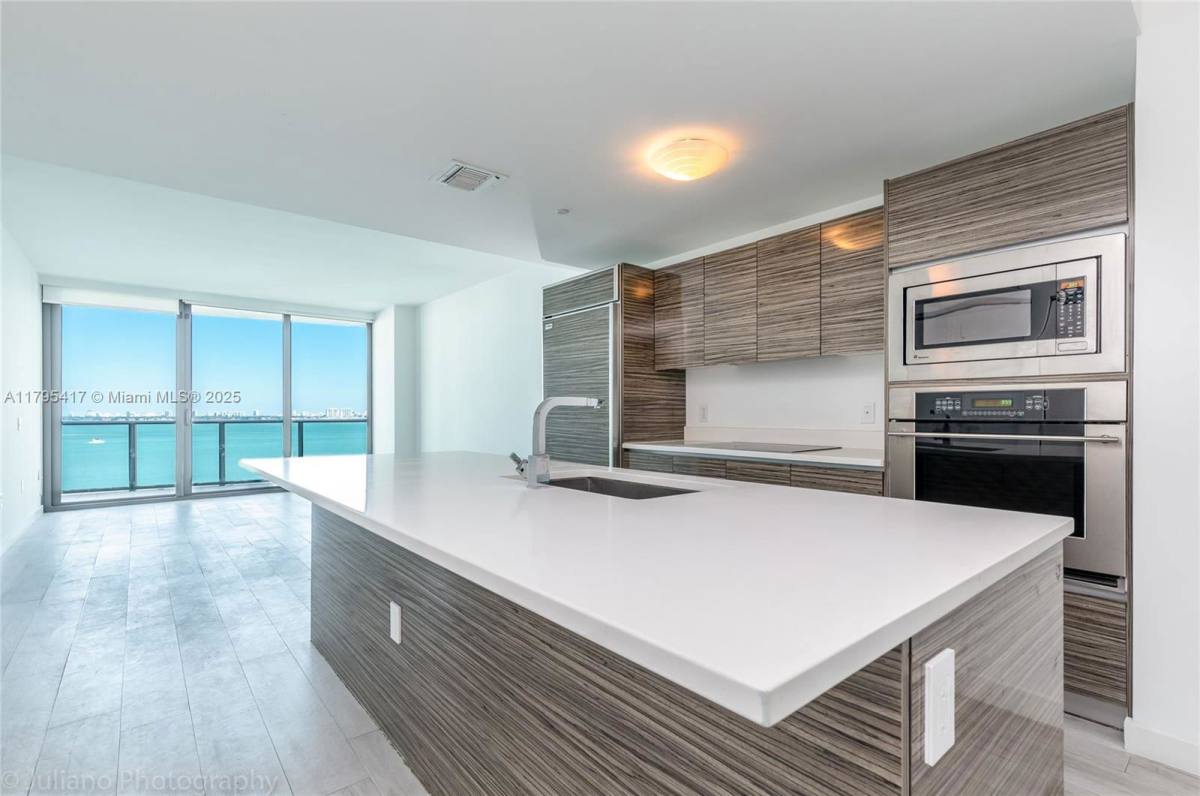 House for rent at 460 NE 28th St #1905, Miami, FL 33137