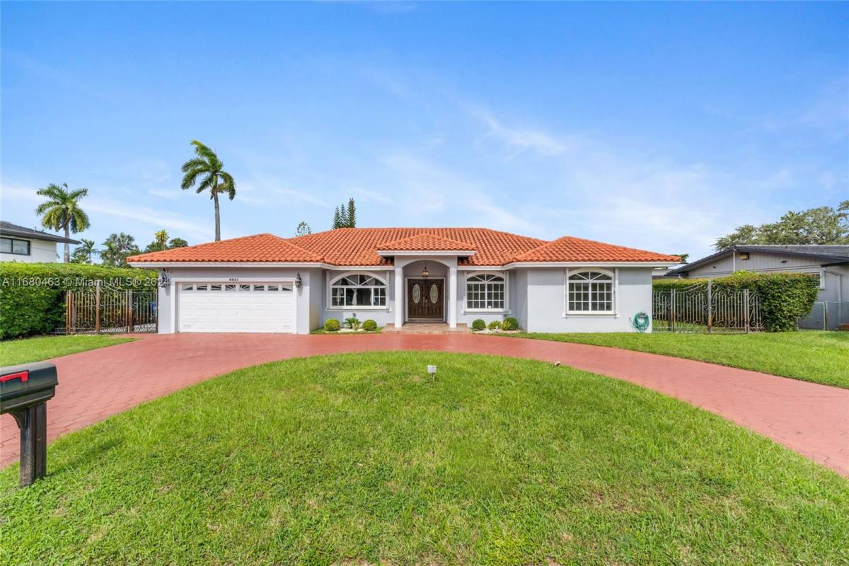 House for rent at 6821 Winged Foot Dr, Hialeah, FL 33015