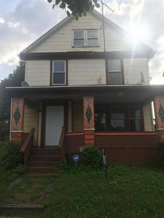 House for rent at 421 Brown St, Akron, OH 44311