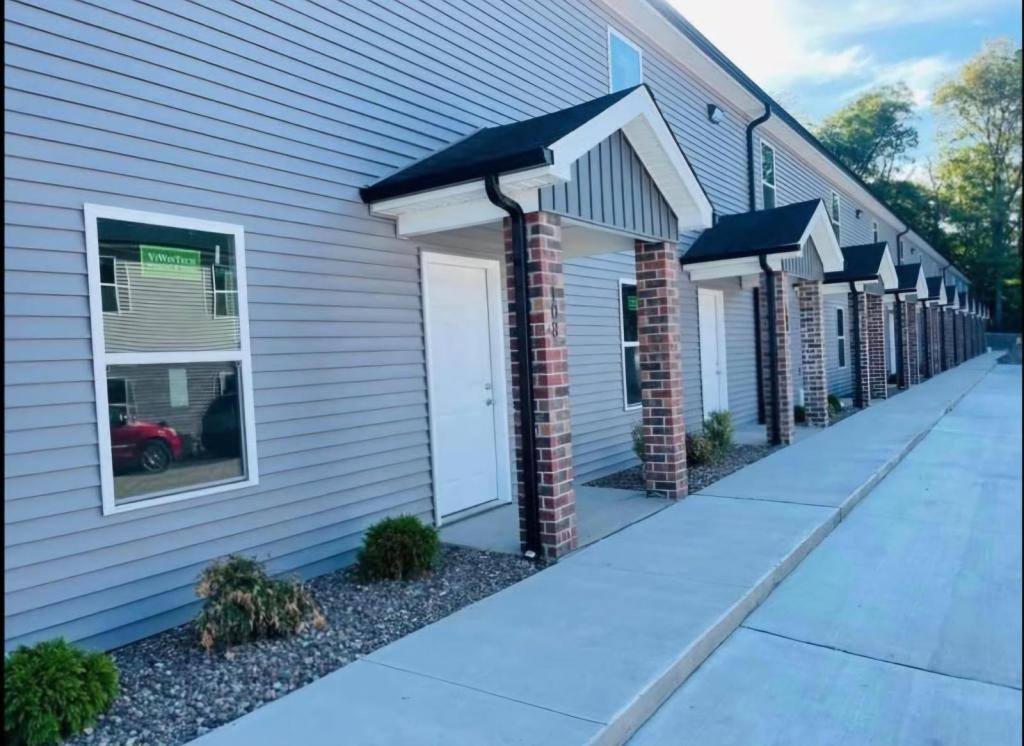 Townhouse for rent at 231 Cane Creek Lane, Jackson, MO 63755