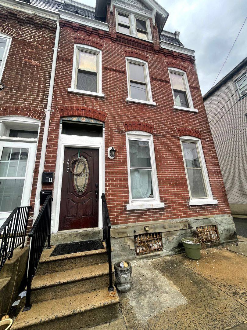 Apartment for rent at 127 N 12th St, Allentown, PA 18102