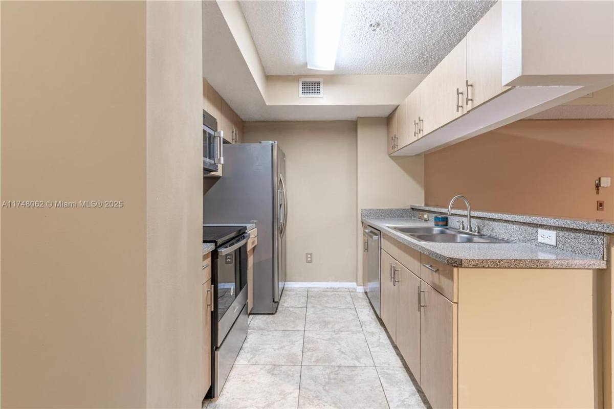 Condo for rent at 450 S Park Rd 5-307, Hollywood, FL 33021
