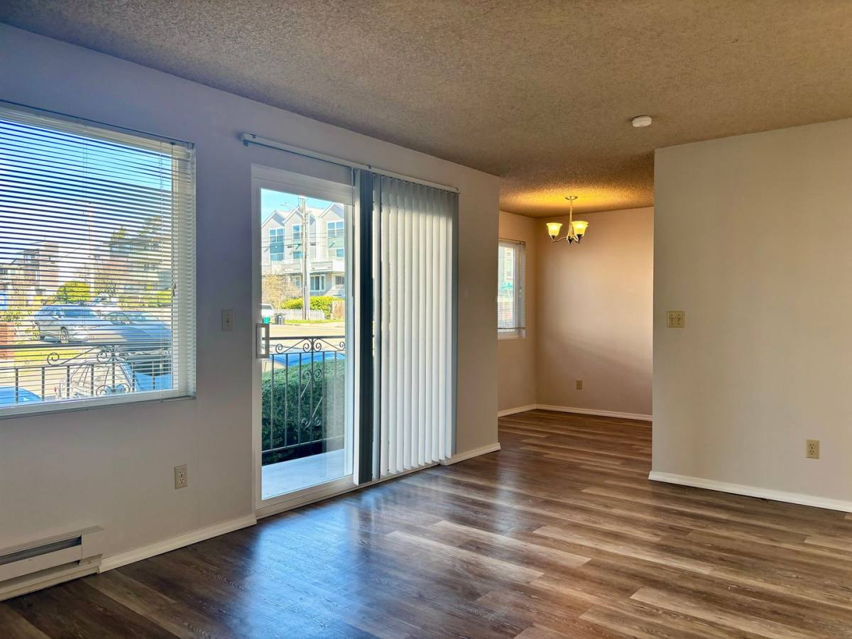 Apartment for rent at 11255 Greenwood Ave N, Seattle, WA 98133
