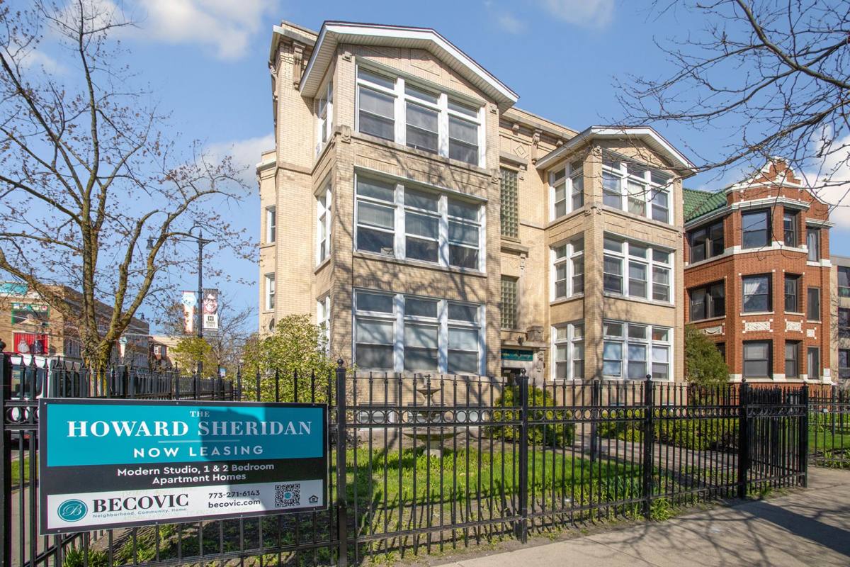 Apartment for rent at 7600 N Sheridan Rd, Chicago, IL 60626