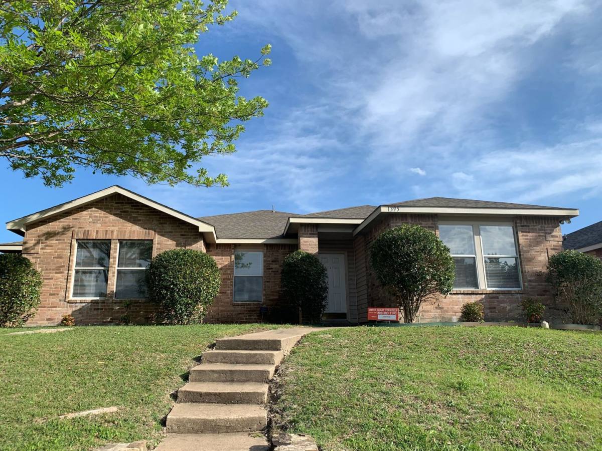 House for rent at 1395 Stewart Dr, Rockwall, TX 75032