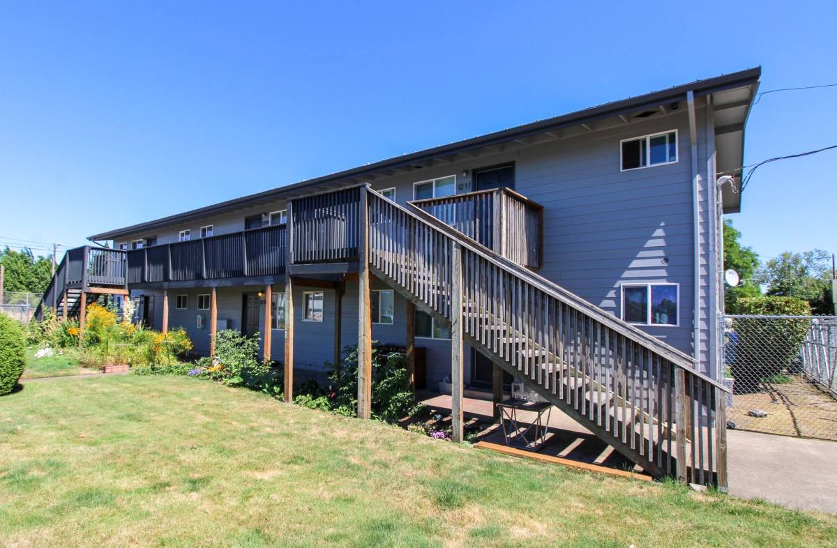 Apartment for rent at 1207-1217 D St NE, Salem, OR 97301