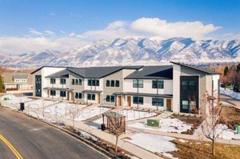 Townhouse for rent at 220 N Spring Creek Parkway #13, Providence, UT 84332