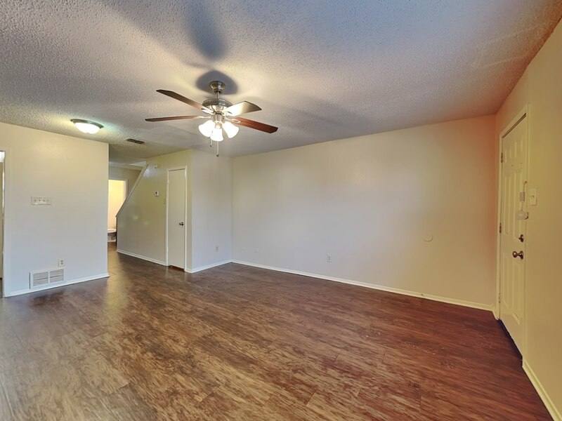 House for rent at 930 Southmoor Dr, Arlington, TX 76010