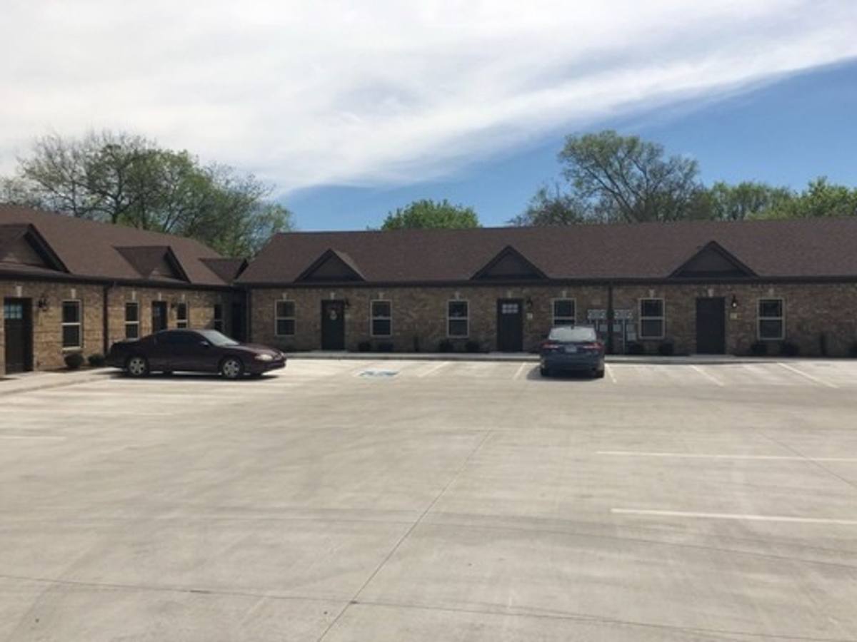 Apartment for rent at 130 E Cedar St, Shelbyville, TN 37160