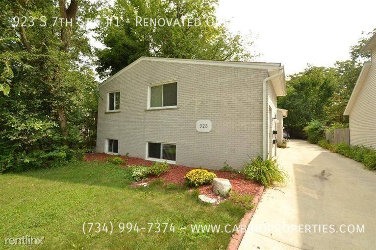 Apartment for rent at 923 S 7th St, Ann Arbor, MI 48103