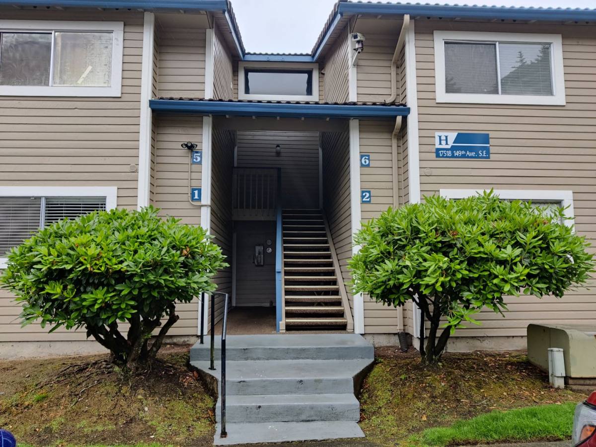 Apartment for rent at 17518 149th Ave SE, Renton, WA 98058