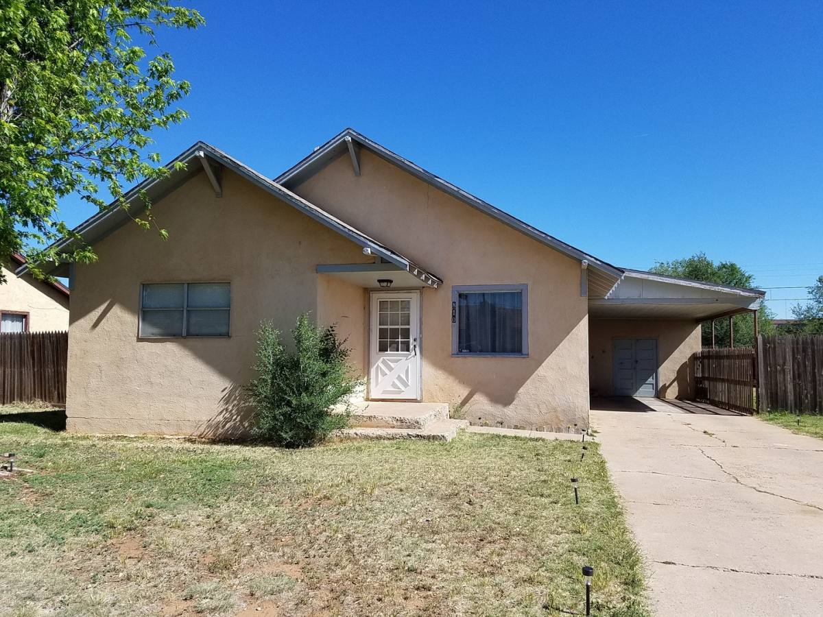 House for rent at 810 W Plaza Dr, Clovis, NM 88101