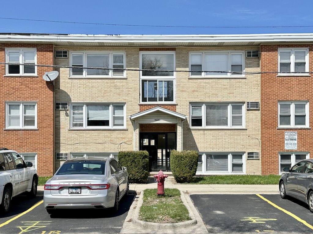 Apartment for rent at 9620 620 Ivanhoe #10, Schiller Park, IL 60176