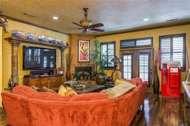 Townhouse for rent at 1205 Beaconsfield Lane, Arlington, TX 76011