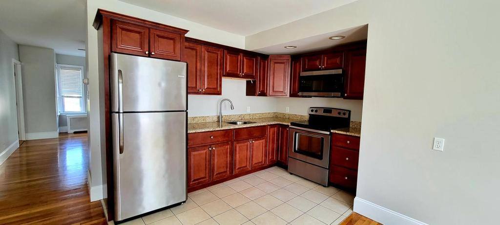 Apartment for rent at 161 Suffolk St, Fall River, MA 02720