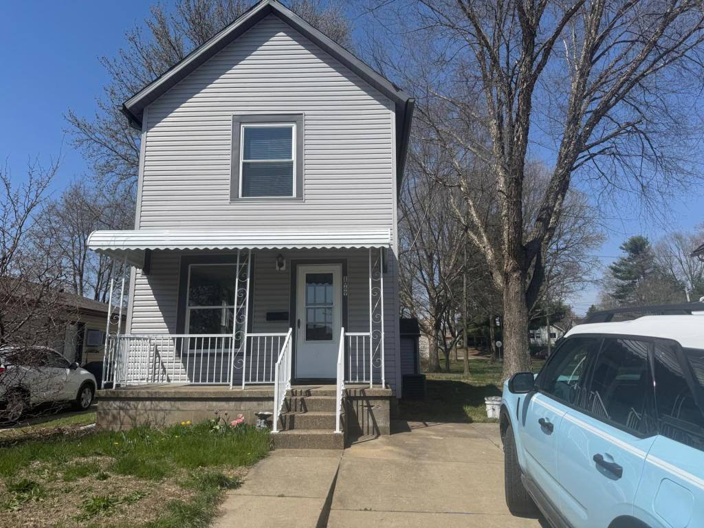 House for rent at 1069 Grant Ave NW, New Philadelphia, OH 44663