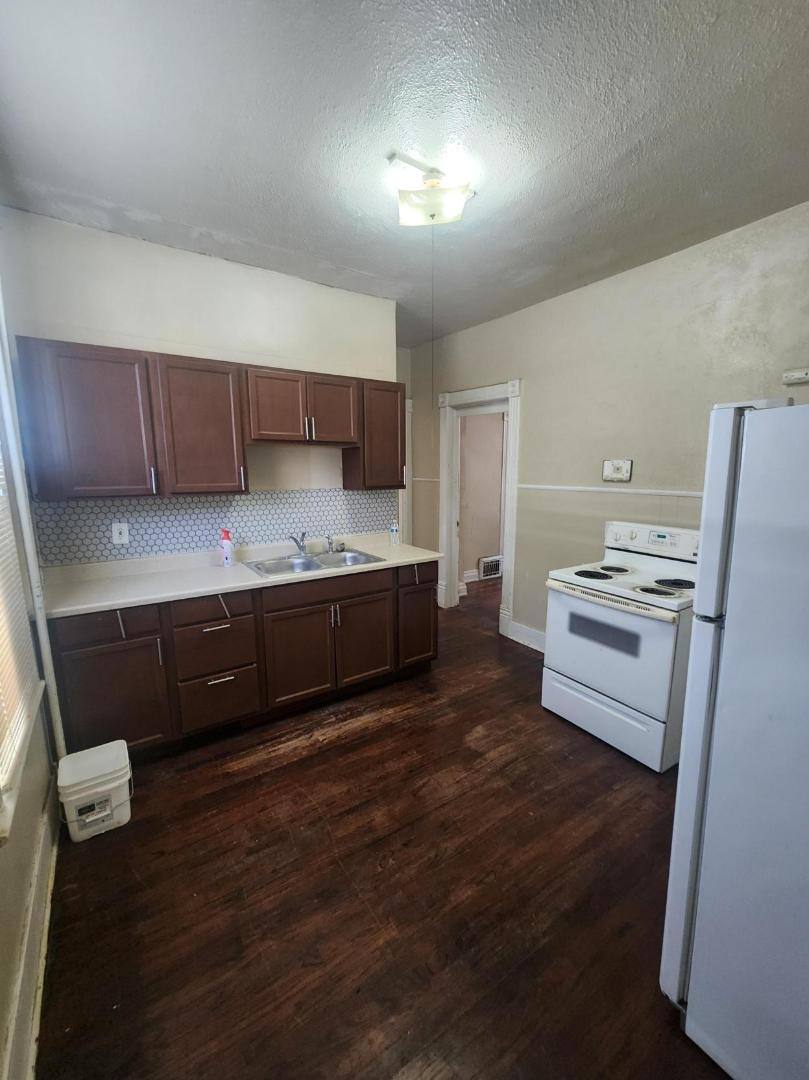 Apartment for rent at 2022 Castelar St, Omaha, NE 68108
