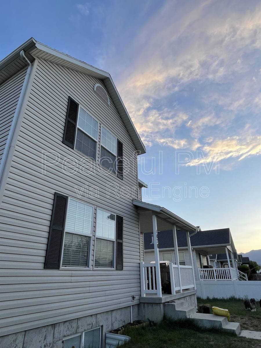 House for rent at 1878 E Juniper Dr, Eagle Mountain, UT 84005