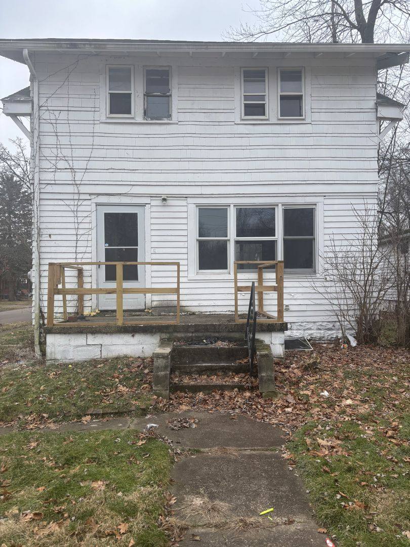 House for rent at 854 Lovers Lane, Akron, OH 44306