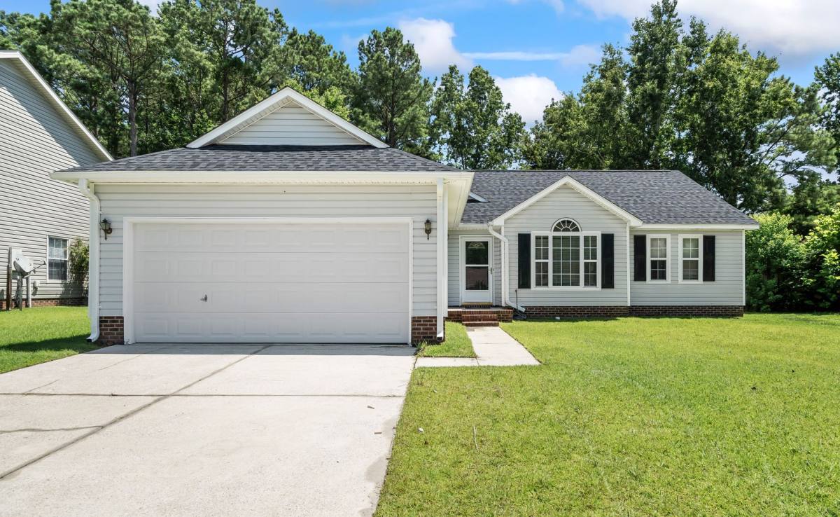 House for rent at 220 Audubon Dr, Jacksonville, NC 28546
