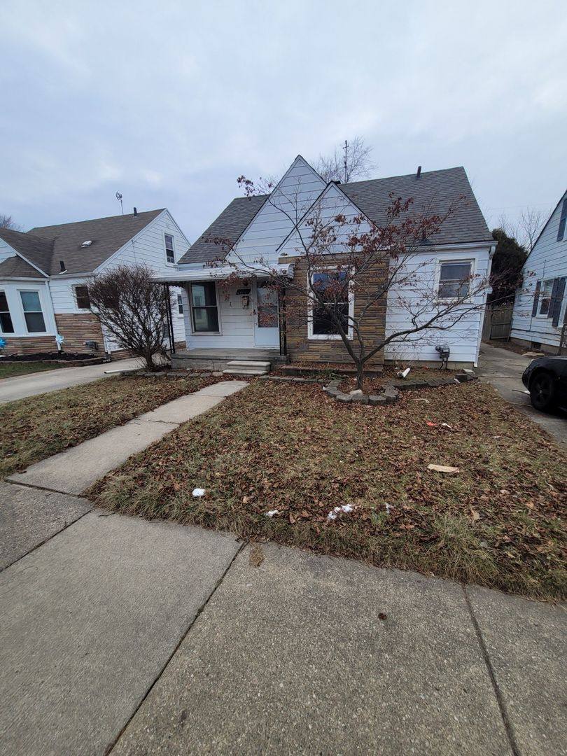 House for rent at 21769 David Ave, Eastpointe, MI 48021